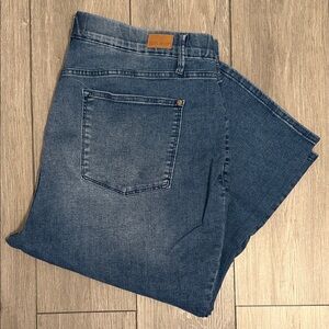 Judy Blue Women's Blue Denim Capris